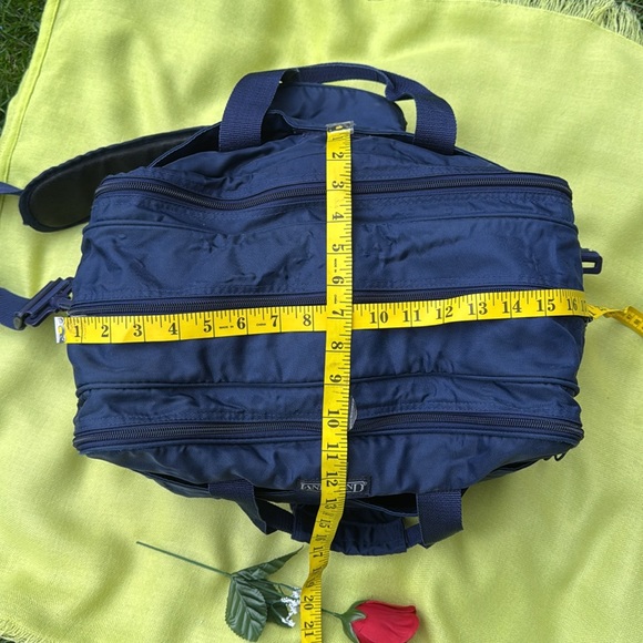 ⛺️ LAND’S END; Large VINTAGE Navy Travel/Overnight/Kid’s Bag w/Storage Pockets! - Picture 7 of 16